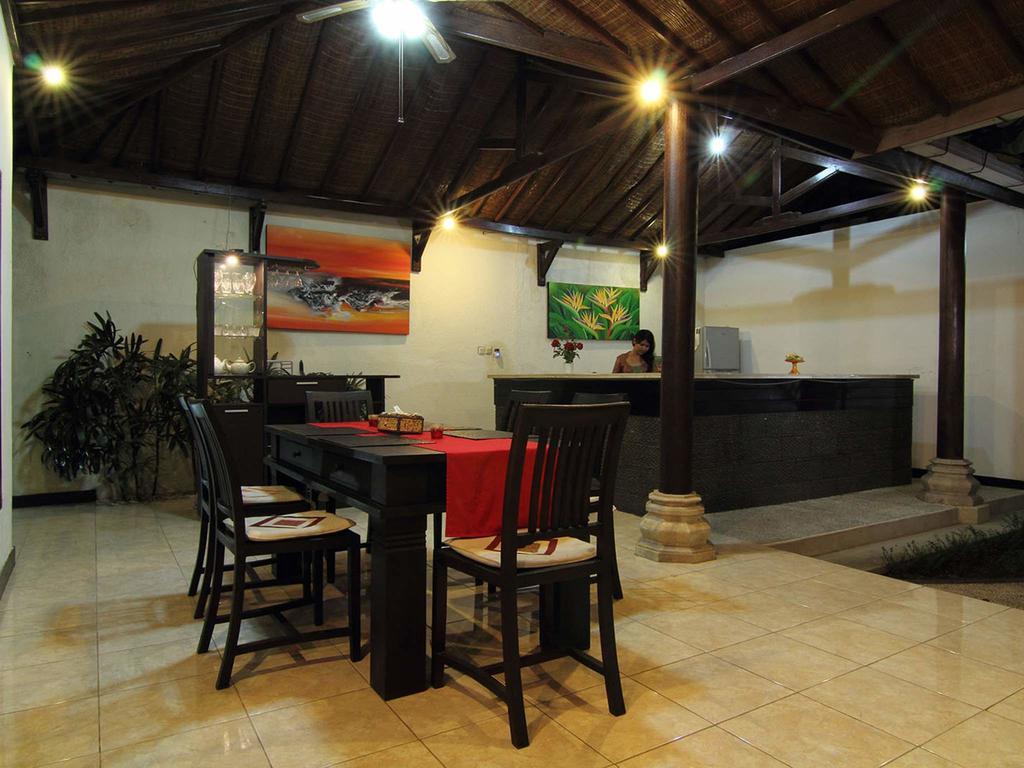 Villa Kurnia Kuta *