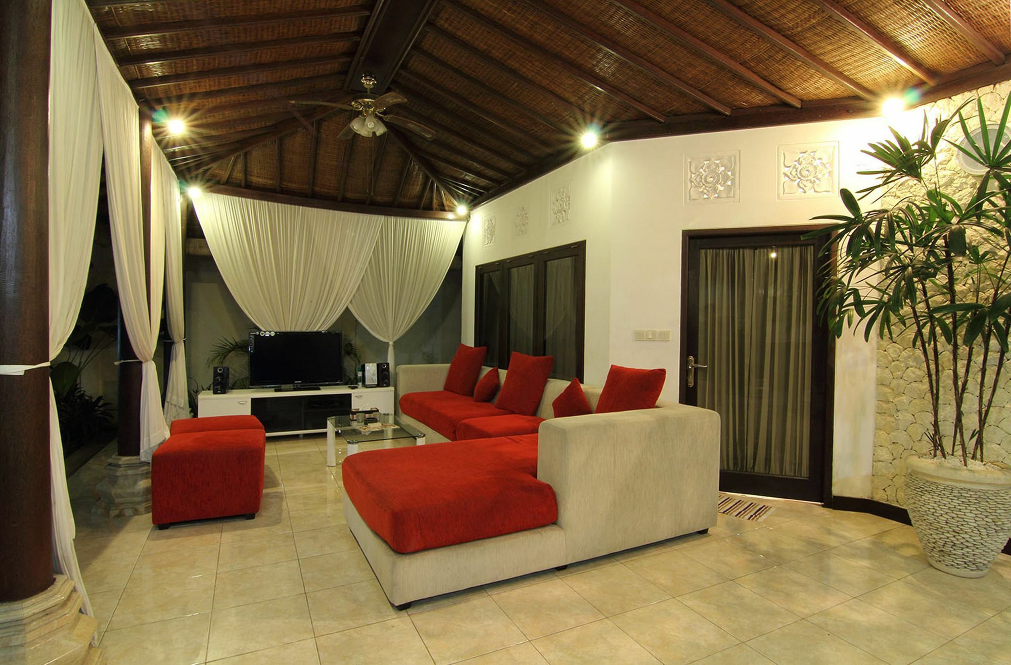 Kurnia Kuta Villa *