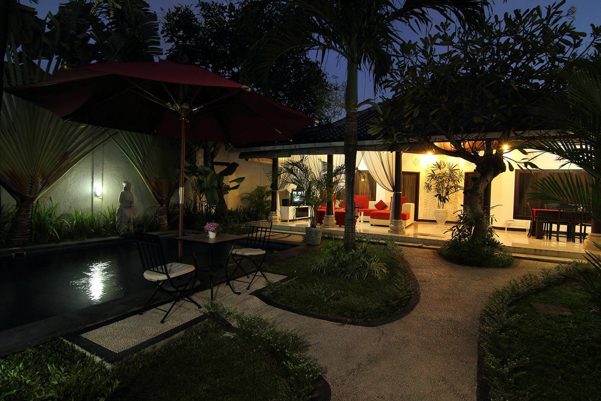 Villa Kurnia Kuta *