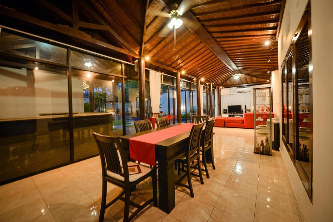 Kurnia Kuta Villa *